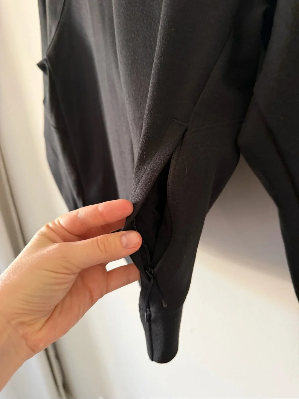 MFF Machines for Freedom Black Crewneck Cropped Sweatshirt Size Small